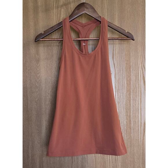 Lot Of 4 Lululemon One 28" Leggings, One Long Sleeve, Two Tank Tops - Picture 4 of 16